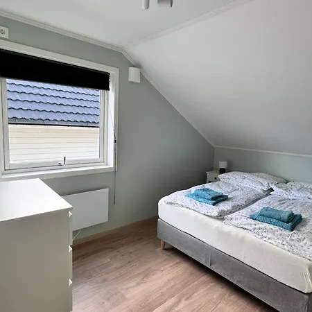 Cozy With Two Bedrooms And Beautiful View *