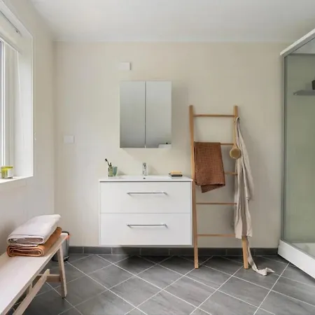 Apartment Comfort With Two Bedrooms And Beautiful View!! *